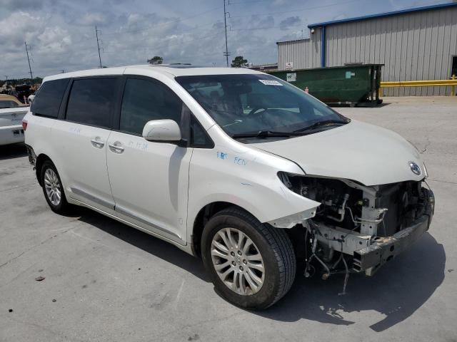 2016 Toyota Sienna XLE