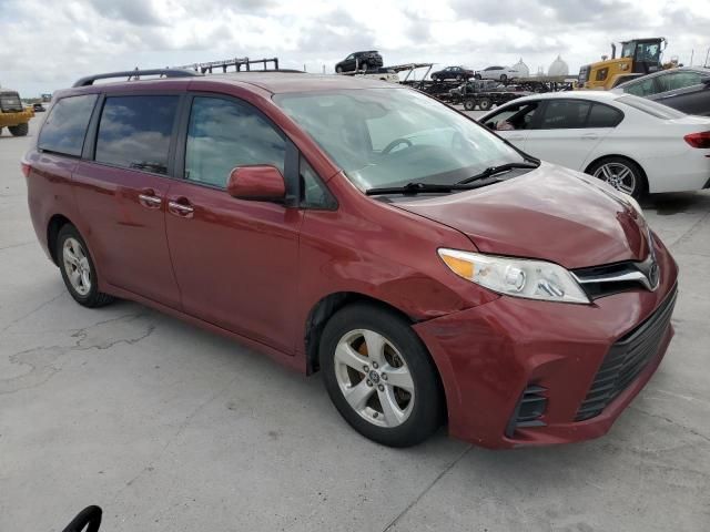 2019 Toyota Sienna LE