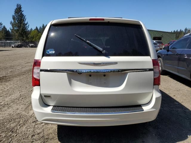 2013 Chrysler Town & Country Touring