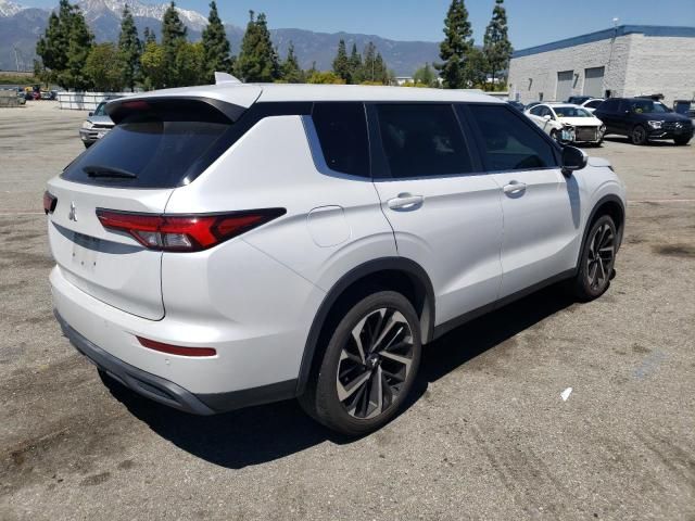 2022 Mitsubishi Outlander ES