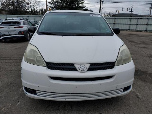 2004 Toyota Sienna CE