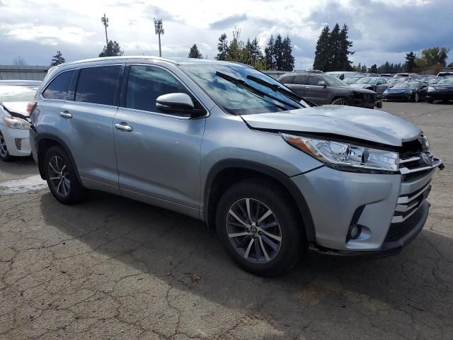 2017 Toyota Highlander SE