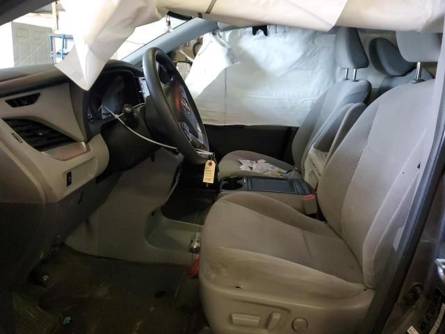 2018 Toyota Sienna LE