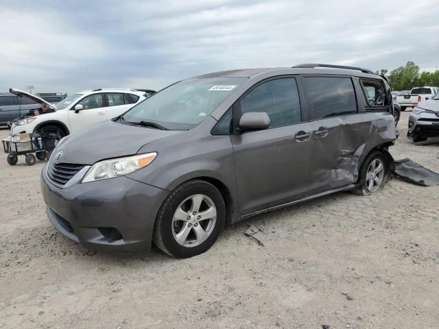 2011 Toyota Sienna LE