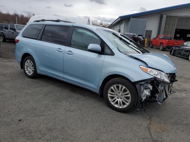 2017 Toyota Sienna XLE