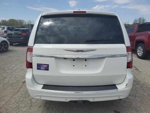 2014 Chrysler Town & Country Touring L