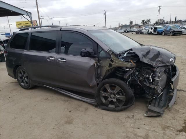 2014 Toyota Sienna Sport