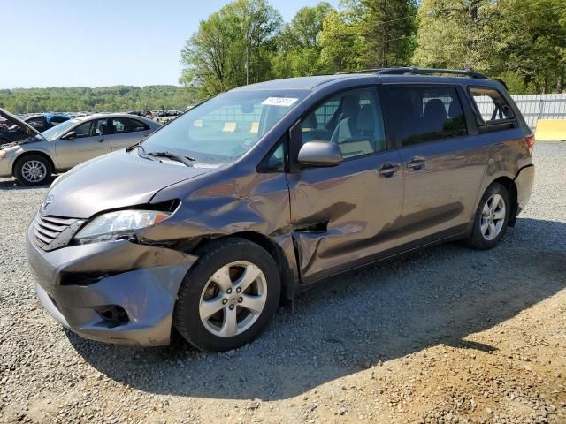 2015 Toyota Sienna LE