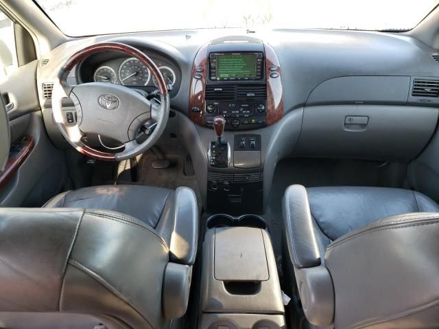 2004 Toyota Sienna XLE