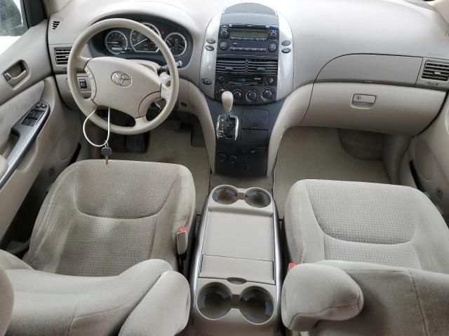 2009 Toyota Sienna CE