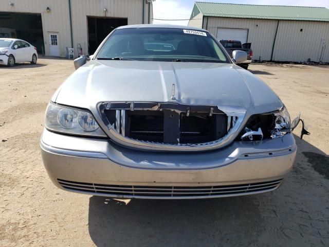 2006 Lincoln Town Car Signature