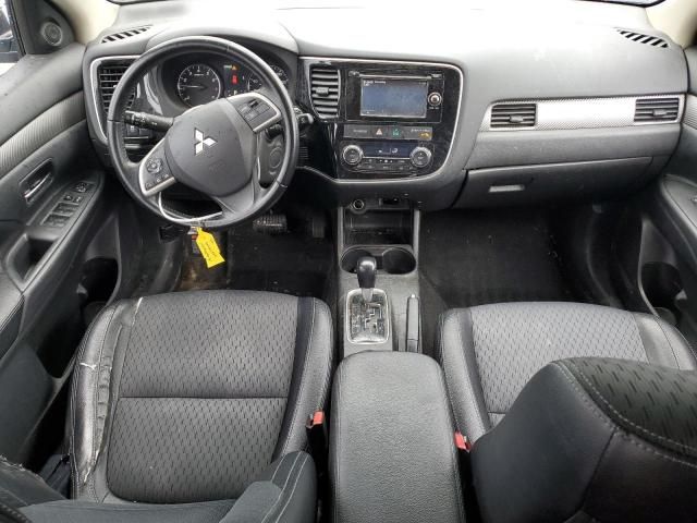 2015 Mitsubishi Outlander SE