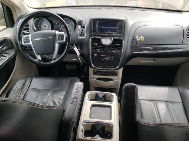 2012 Chrysler Town & Country Touring L