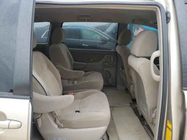 2009 Toyota Sienna CE