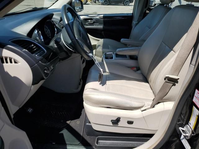 2013 Chrysler Town & Country Touring