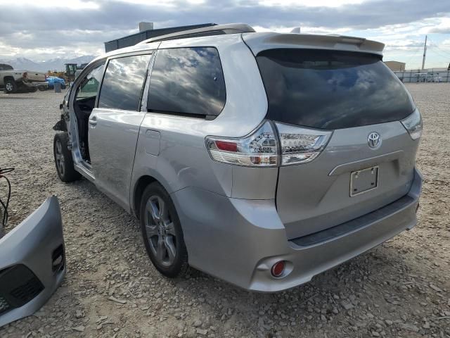 2018 Toyota Sienna SE