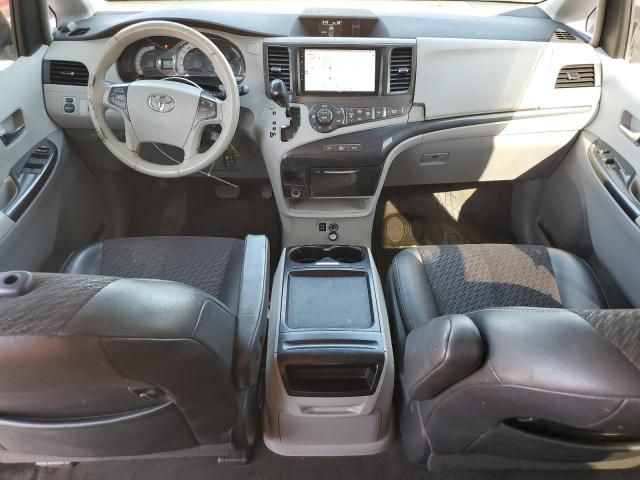 2011 Toyota Sienna Sport