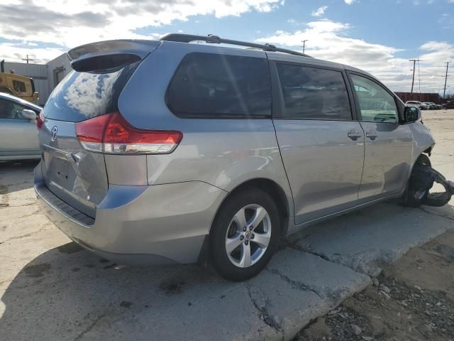 2014 Toyota Sienna LE