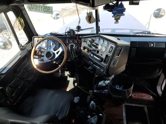 1999 Freightliner Conventional FLD120