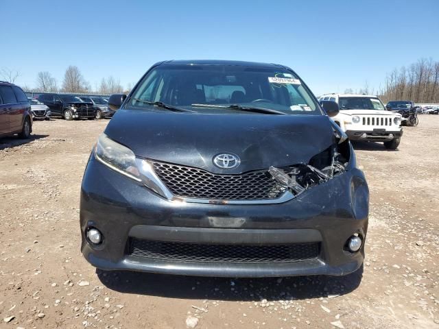 2015 Toyota Sienna Sport