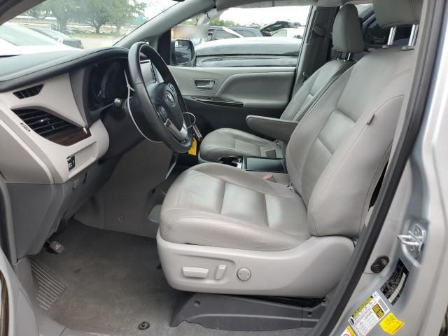 2019 Toyota Sienna XLE