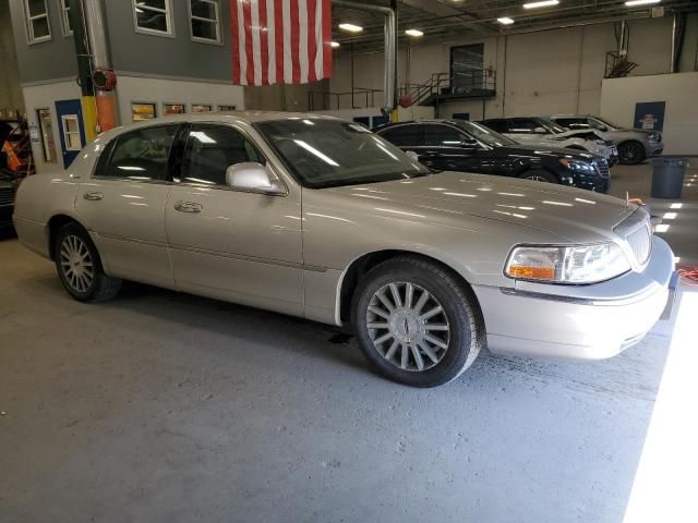 2003 Lincoln Town Car Signature