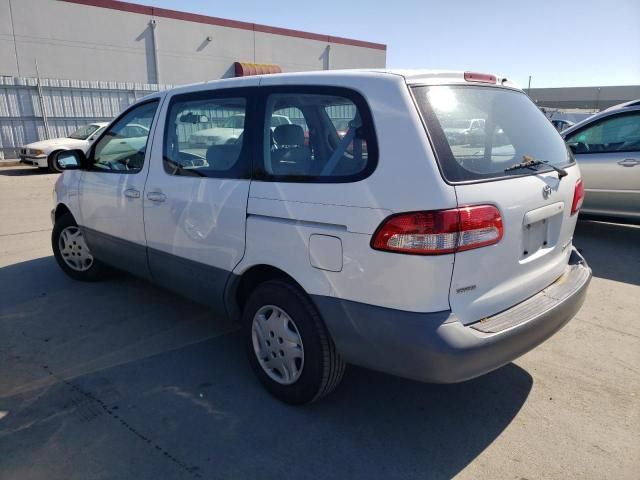 2002 Toyota Sienna CE