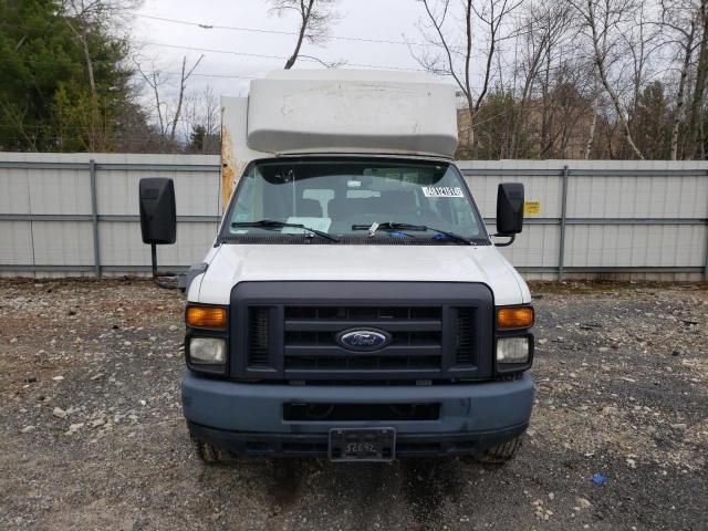 2013 Ford Econoline E350 Super Duty Van