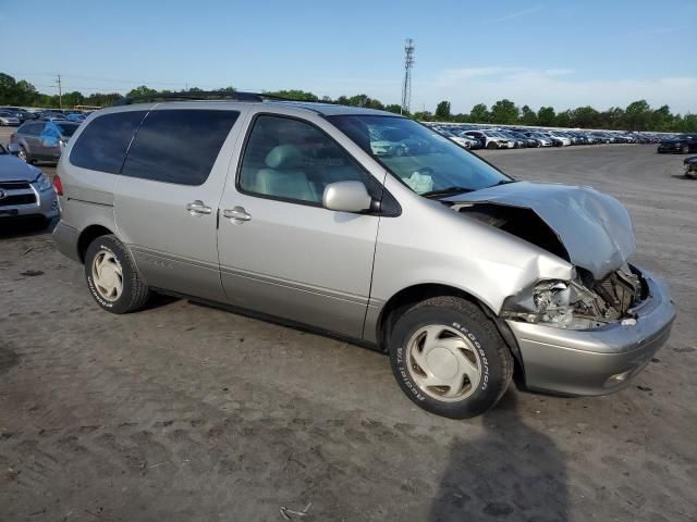 2003 Toyota Sienna LE