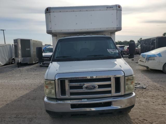 2009 Ford Econoline E450 Super Duty Cutaway Van