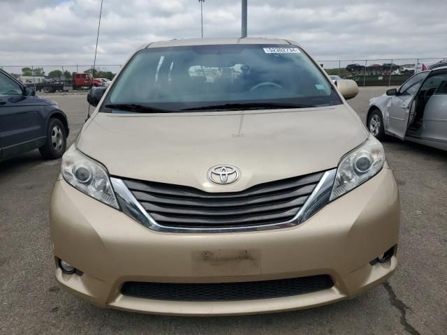 2013 Toyota Sienna XLE