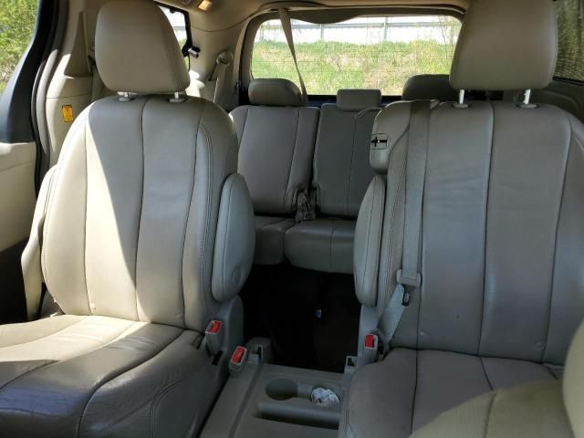 2013 Toyota Sienna XLE