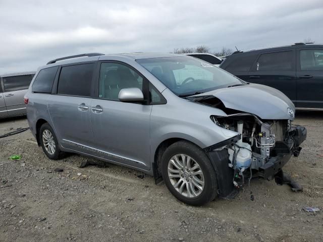 2017 Toyota Sienna XLE