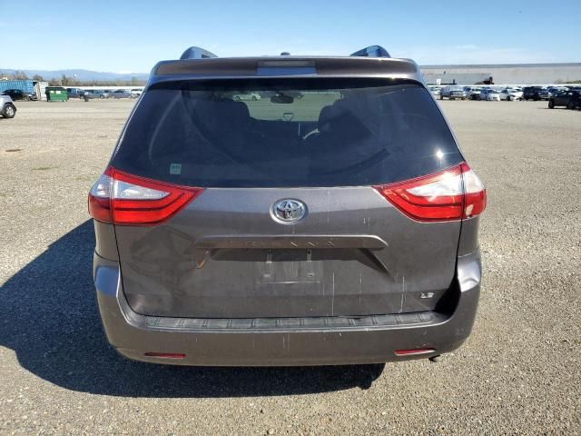 2015 Toyota Sienna LE