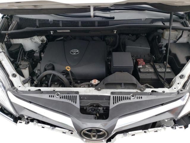 2020 Toyota Sienna XLE