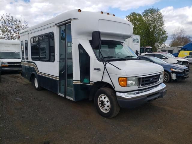 2006 Ford Econoline E350 Super Duty Cutaway Van