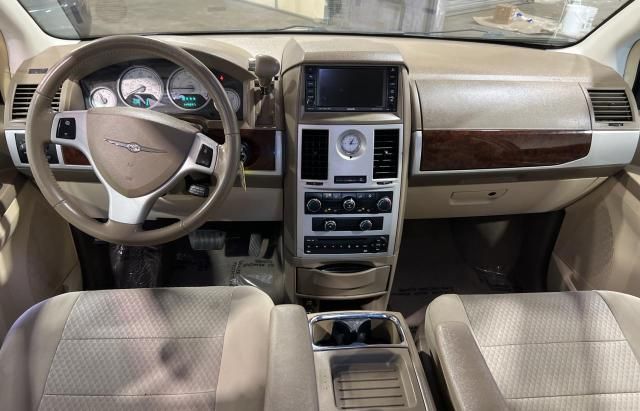 2010 Chrysler Town & Country Touring