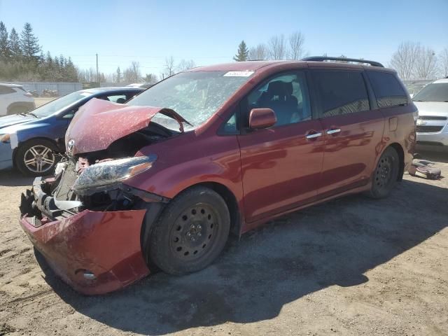 2015 Toyota Sienna Sport