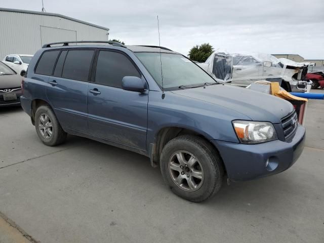 2004 Toyota Highlander Base