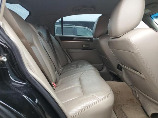 2011 Lincoln Town Car Signature Limited