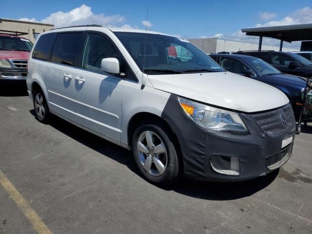 2011 Volkswagen Routan SE