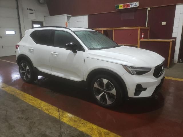 2024 Volvo XC40 Plus