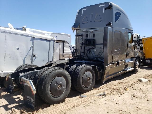 2021 Freightliner Cascadia 126