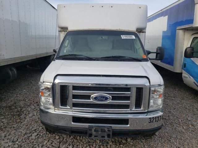 2016 Ford Econoline E350 Super Duty Cutaway Van