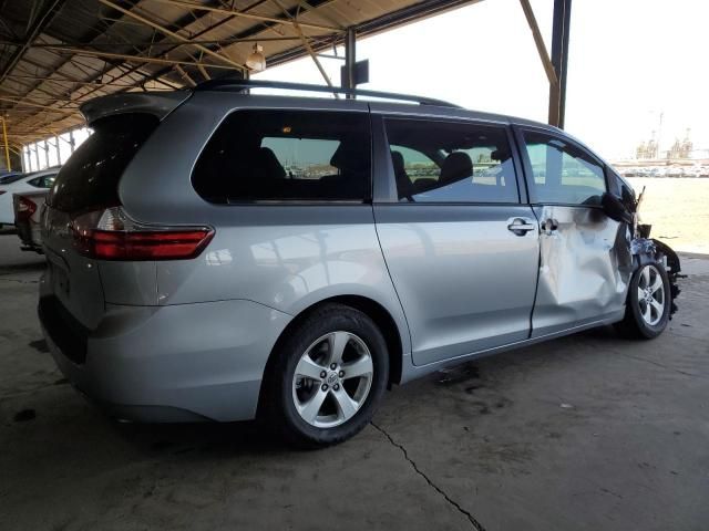 2017 Toyota Sienna LE