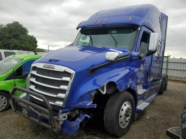 2019 Freightliner Cascadia 126