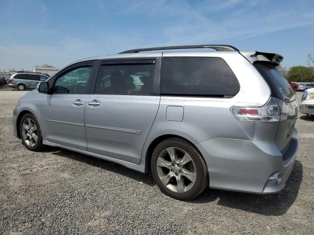 2013 Toyota Sienna Sport