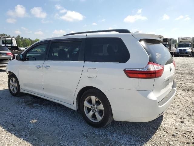 2018 Toyota Sienna LE