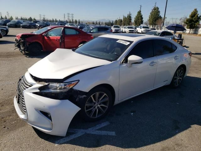 2016 Lexus ES 300H