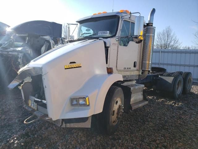 2007 Kenworth Construction T800